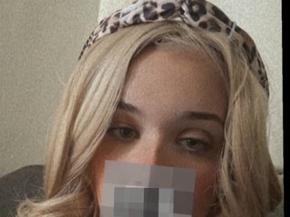 MissLolaDoll streamate live cam model