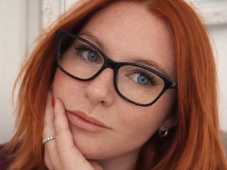 Missredsxxx streamate live cam model