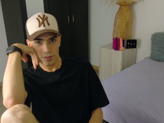 Monyel_Blake streamate live cam model