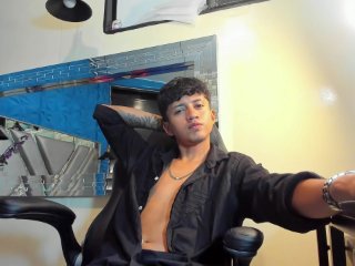 Mr_Dylan21 streamate live cam model