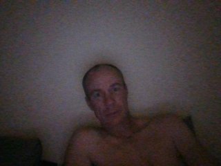 Naughtywhiteboi streamate live cam model