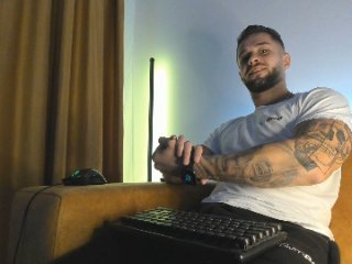 Nicholassx streamate live cam model