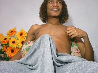 NoahBig streamate live cam model