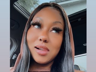 NoelleJordan streamate live cam model