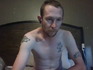 Petiguana69 streamate live cam model