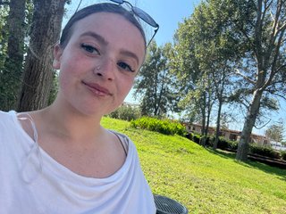 PetiteJulie streamate live cam model