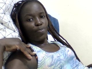 Petite_ebony19 streamate live cam model