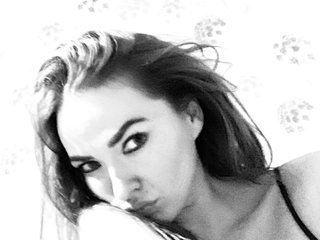 Qtpetite25 streamate live cam model