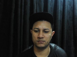 Quennbadock streamate live cam model