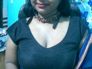 Rashmi022 streamate live cam model