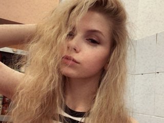 RavenBabyDoll live cam