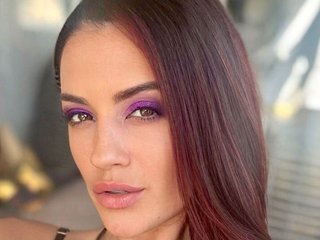 RavenReigns streamate live cam model