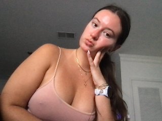 RobinMeadows streamate live cam model