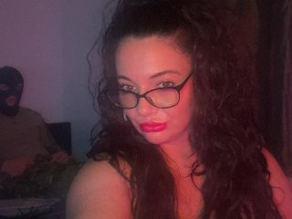 RoxyLux streamate live cam model