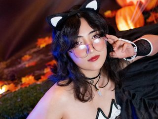 SaraMartini22 streamate live cam model