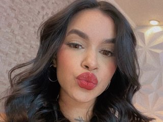 SarahSaliiss streamate live cam model