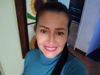 Sarahteikus streamate live cam model
