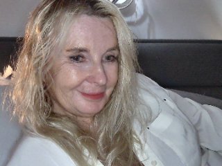 SecretSmileXX streamate live cam model
