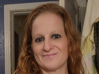 SexyRedHeadedMilf streamate live cam model