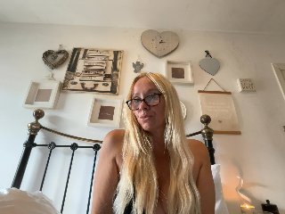 Siennavio streamate live cam model