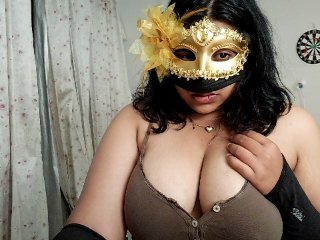 SpicyTitties live cam