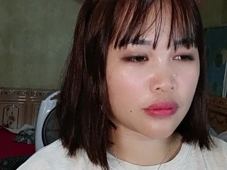 SuryBee streamate live cam model