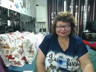 SweetMommaX streamate live cam model