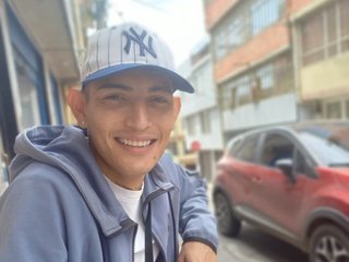 Tentacionguys streamate live cam model