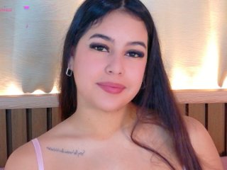 ThaliaGlow streamate live cam model