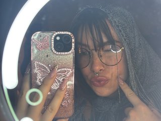 TinytittieXX streamate live cam model