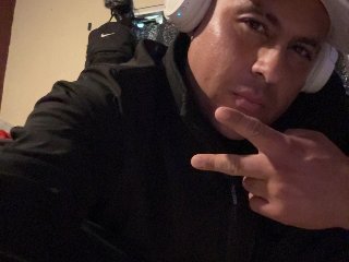 Tupapasito streamate live cam model
