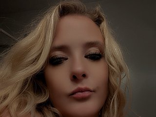Wet_wet_splash streamate live cam model