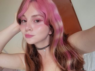 WiseLuz streamate live cam model