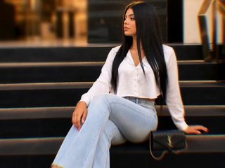 YaraCruz streamate live cam model