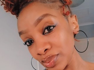 YummyMiaC streamate live cam model