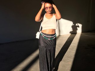 Yummymel streamate live cam model