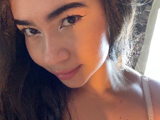 corallwells streamate live cam model
