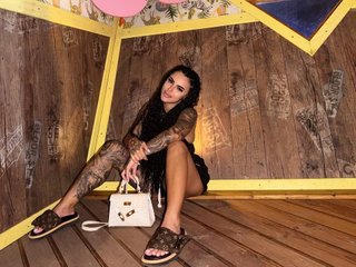 isJessyFoxy streamate live cam model