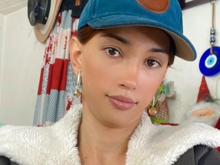 laurencesophiets streamate live cam model