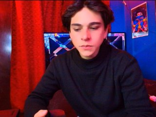 lukehowland streamate live cam model