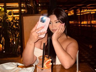sofi_zaens streamate live cam model