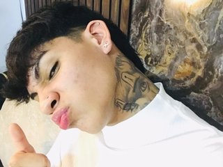 tattoboi_os streamate live cam model