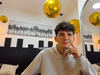 trevor_mob streamate live cam model