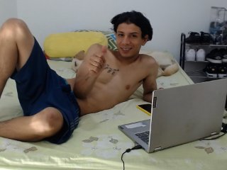 wanerthom streamate live cam model