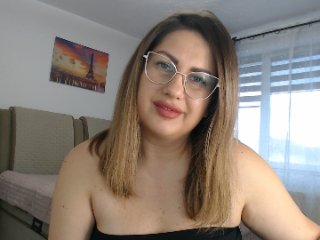 yasmine898 streamate live cam model
