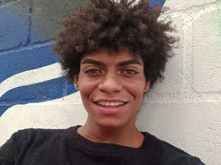 zulyyth streamate live cam model