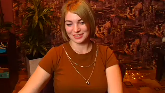 CuttieEmma stripchat live cam model
