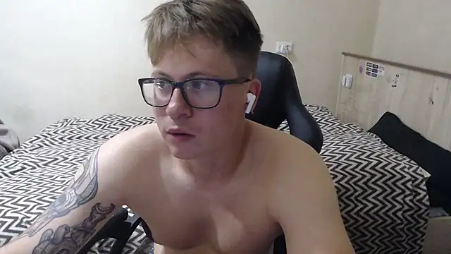 Maxxxgayboy stripchat live cam model