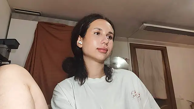 HazyLoom stripchat live cam model
