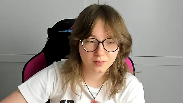 HachiYume stripchat live cam model